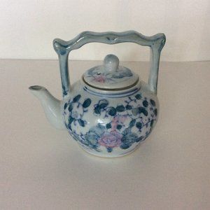Vintage Chinese hand pa Porcelain teapot small handled marked eb